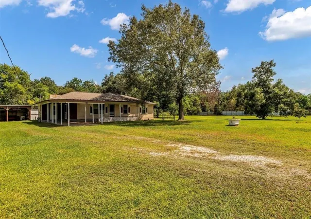 Photo 3 of Single family home for sale at 302 Channelview Dr, Anahuac, TX 77514 | MLS# 43786591 | Listing updated on 2026-10-06