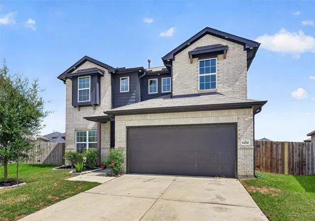 Photo 4 of Single family home for sale at 14210 Alpine Fir Dr, Crosby, TX 77532 | MLS# 37417320 | Listing updated on 2026-10-08