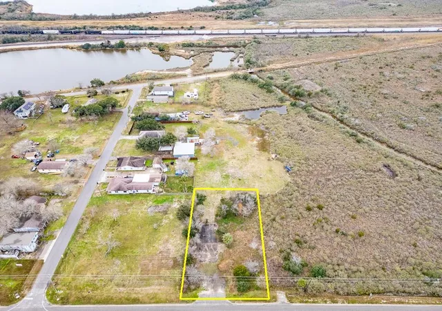 Photo 3 of Land for sale at 4811 Highway 6, Hitchcock, TX 77563 | MLS# 31062254 | Listing updated on 2026-09-01