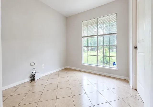 Photo 3 of Single family home for sale at 17920 Wild Oak Dr, Houston, TX 77090 | MLS# 12278453 | Listing updated on 2026-09-12