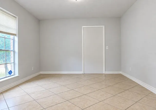 Photo 4 of Single family home for sale at 17920 Wild Oak Dr, Houston, TX 77090 | MLS# 12278453 | Listing updated on 2026-09-12