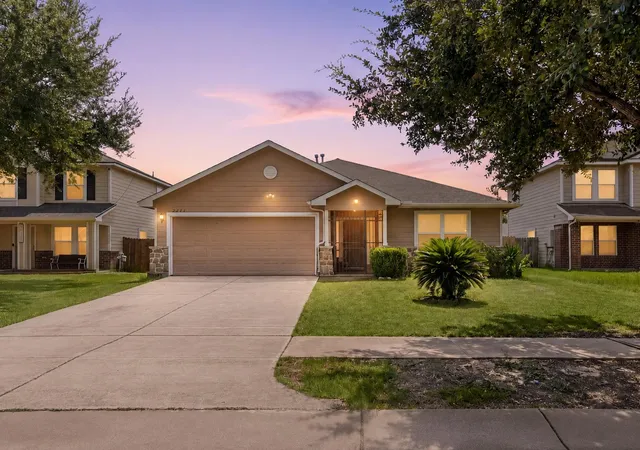 Single family home for sale at 2631 Steelhead Dr, Houston, TX 77045 | MLS# 52727944