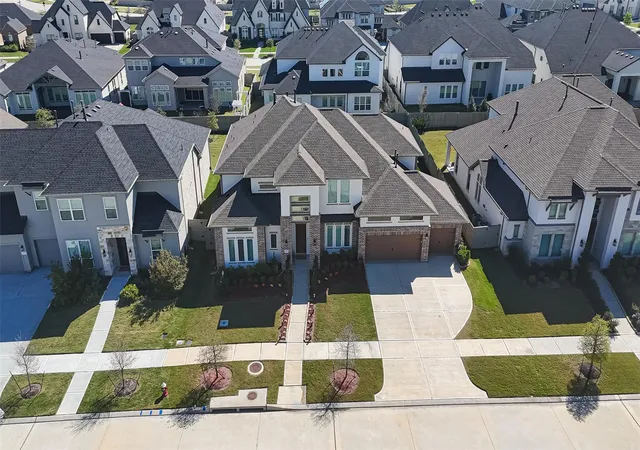 Photo 2 of Single family home for sale at 4919 Olive Province Ln, Manvel, TX 77578 | MLS# 97205189 | Listing updated on 2026-09-20