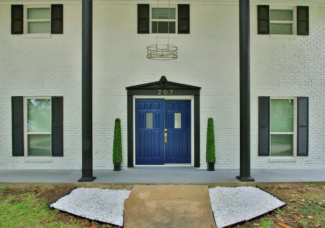 Photo 3 of Single family home for sale at 207 Burgundy Ln, League City, TX 77573 | MLS# 31284188 | Listing updated on 2026-09-26