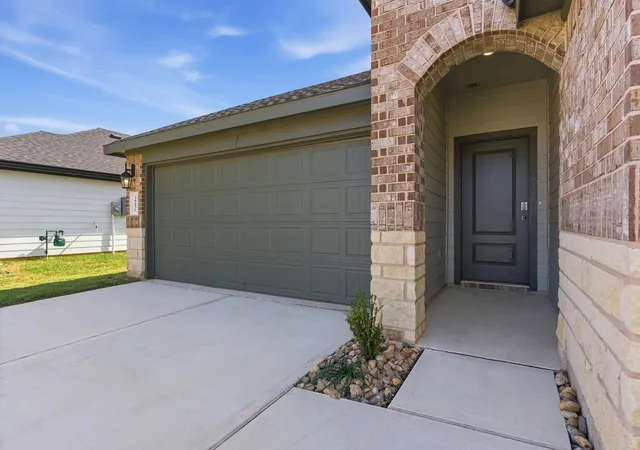 Photo 2 of Single family home for sale at 31415 Harp Ridge Dr, Fulshear, TX 77441 | MLS# 78920211 | Listing updated on 2026-09-09