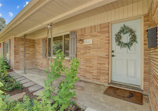 Photo 2 of Sale Pending at 867 Judiway St, Houston, TX 77018 | MLS# 93918771 | Listing updated on 2026-09-22