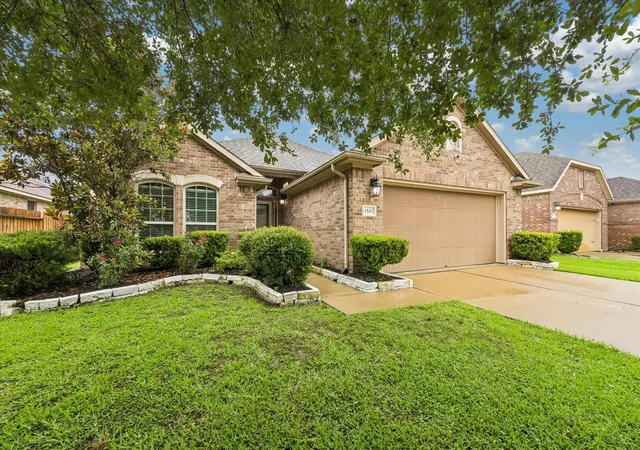 Photo 1 of Single family home for sale at 1521 Bluestone Edge Ln, Houston, TX 77089 | MLS# 54246852 | Listing updated on 2026-09-09