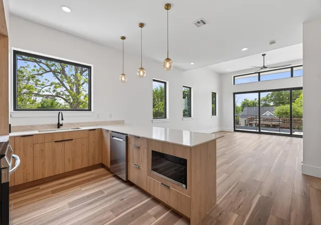 Photo 3 of Single family home for sale at 6822 Sidney St #A, Houston, TX 77021 | MLS# 66007302 | Listing updated on 2026-10-08