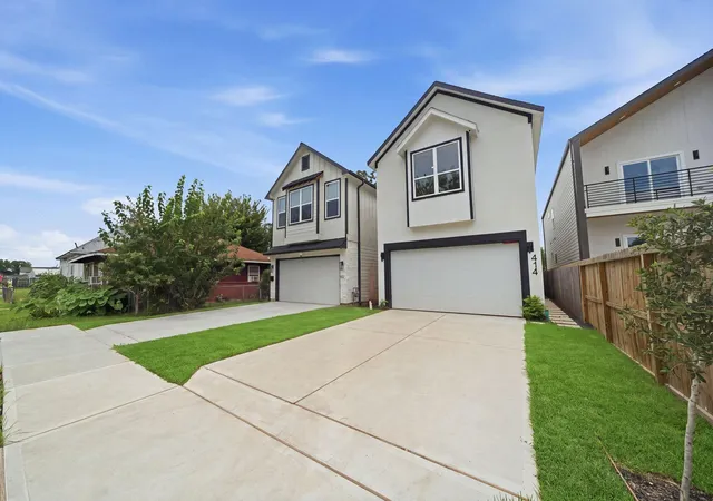 Photo 3 of Single family home for sale at 414 East 34th St, Houston, TX 77018 | MLS# 98481062 | Listing updated on 2026-10-06