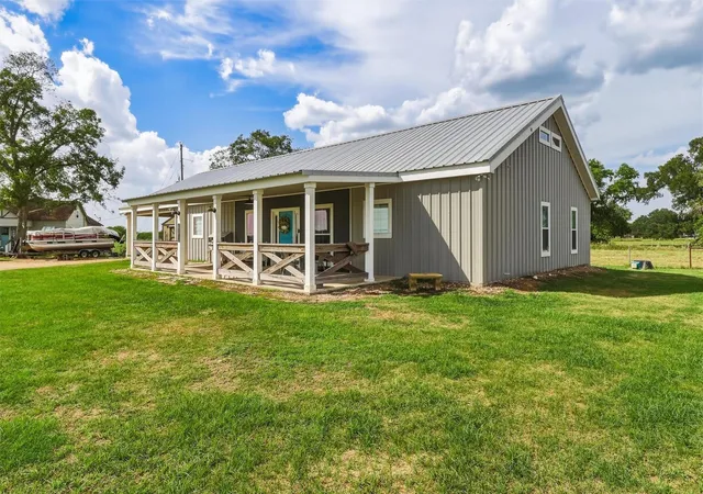 Photo 2 of Single family home for sale at 1792 Stockold Rd, Sealy, TX 77474 | MLS# 46210230 | Listing updated on 2026-10-07