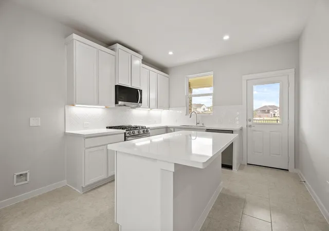 Photo 4 of Single family home for sale at 13122 Leisure Cvs Dr, La Marque, TX 77568 | MLS# 10950396 | Listing updated on 2026-09-20