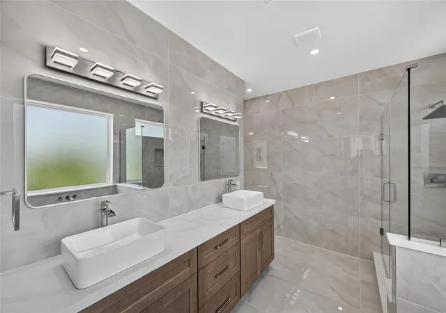 Photo 3 of Single family home for sale at 1424 W 23rd Street #B, Houston, TX 77008 | MLS# 90453357 | Listing updated on 2026-09-13