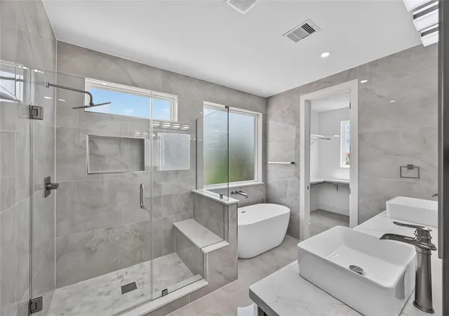Photo 4 of Single family home for sale at 1424 W 23rd Street #B, Houston, TX 77008 | MLS# 90453357 | Listing updated on 2026-09-13