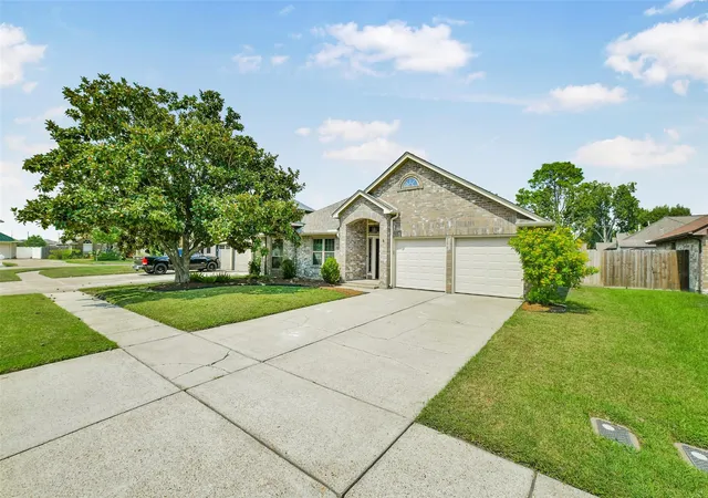 Photo 2 of Single family home for sale at 1205 Byp Vista Dr, Deer Park, TX 77536 | MLS# 35777345 | Listing updated on 2026-09-24