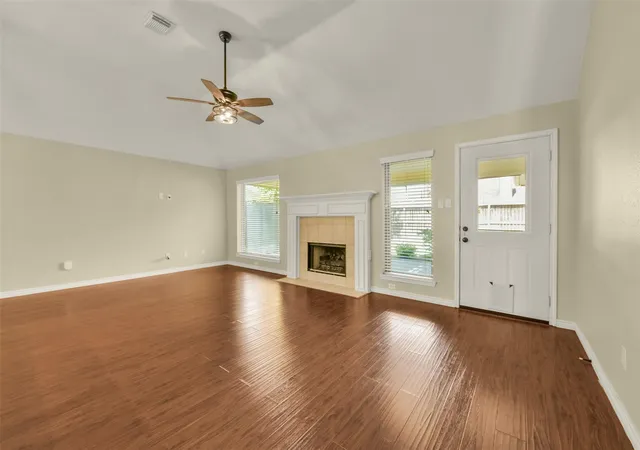 Photo 4 of Single family home for sale at 1205 Byp Vista Dr, Deer Park, TX 77536 | MLS# 35777345 | Listing updated on 2026-09-24