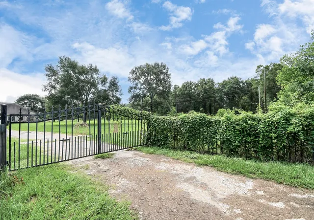 Photo 2 of Sale Pending at 314 County Rd 6881 N, Dayton, TX 77535 | MLS# 83659130 | Listing updated on 2026-10-08