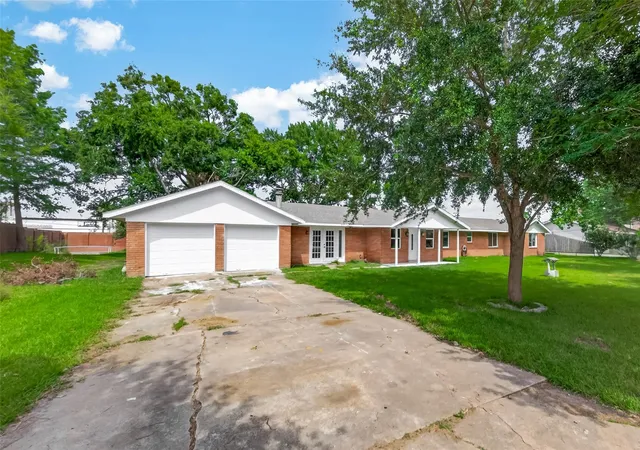 Photo 1 of Single family home for sale at 18219 Kings Lynn St, Houston, TX 77058 | MLS# 18216181 | Listing updated on 2026-09-06