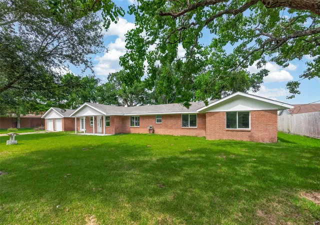 Photo 2 of Single family home for sale at 18219 Kings Lynn St, Houston, TX 77058 | MLS# 18216181 | Listing updated on 2026-09-06