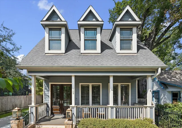 Single family home for sale at 109 Munford St, Houston, TX 77008 | MLS# 60891783