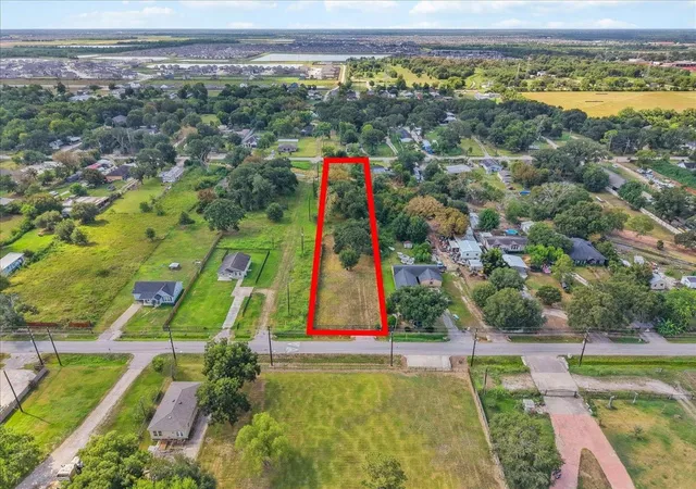 Photo 2 of Land for sale at 542 N Pine St, Rosharon, TX 77583 | MLS# 88144111 | Listing updated on 2026-09-02