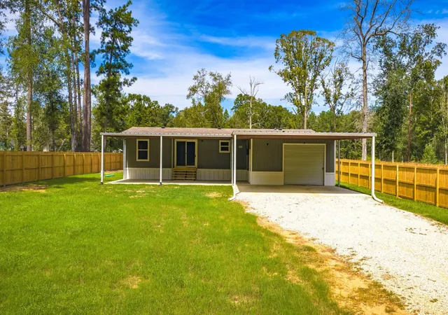 Photo 2 of Sale Pending at 932 Sunny Dr, Livingston, TX 77351 | MLS# 32146751 | Listing updated on 2026-09-21