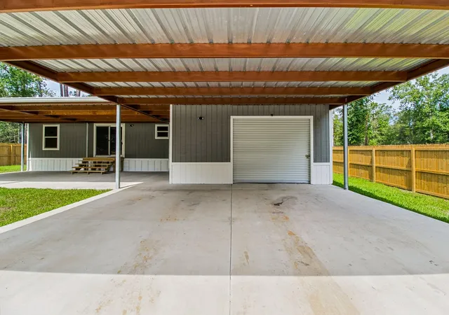 Photo 3 of Sale Pending at 932 Sunny Dr, Livingston, TX 77351 | MLS# 32146751 | Listing updated on 2026-09-21
