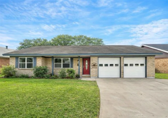 Photo 3 of Single family home for sale at 1118 S Amy Dr, Deer Park, TX 77536 | MLS# 14594151 | Listing updated on 2026-09-11