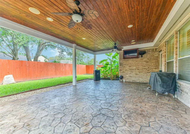 Photo 2 of Single family home for sale at 1122 Sussex Trl, Pearland, TX 77584 | MLS# 71819075 | Listing updated on 2026-10-04