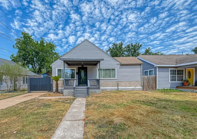 Photo 1 of Single family home for sale at 817 Eleanor St, Houston, TX 77009 | MLS# 56981299 | Listing updated on 2026-09-16