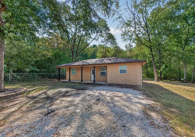 Photo 3 of Sale Pending at 9898 Arbor Oak, Willis, TX 77318 | MLS# 48601033 | Listing updated on 2026-09-21