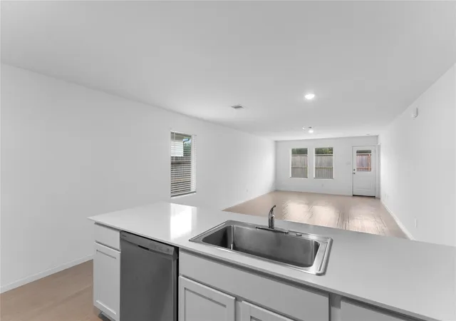 Photo 4 of Single family home for sale at 1783 Blue Whale Dr, Crosby, TX 77532 | MLS# 38410310 | Listing updated on 2026-10-05