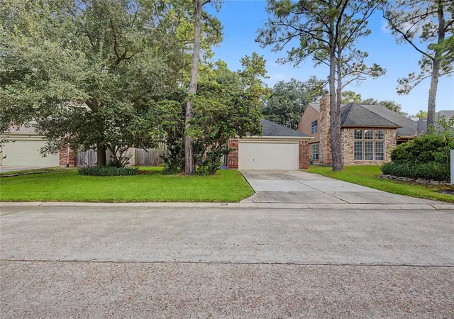 Photo 2 of Single family home for sale at 59 Laughing Brk Ct, Spring, TX 77380 | MLS# 60238759 | Listing updated on 2026-09-08