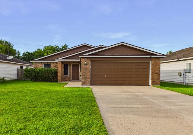 Photo 1 of Single family home for sale at 9022 Barracuda Dr, Texas City, TX 77591 | MLS# 75974607 | Listing updated on 2026-09-13
