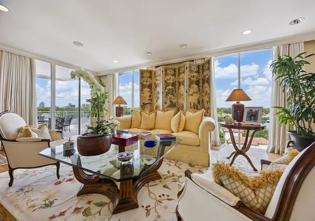 Photo 3 of Condo for sale at 3711 San Felipe St #5A/6A, Houston, TX 77027 | MLS# 71817545 | Listing updated on 2026-09-23
