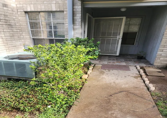 Photo 2 of Condo for sale at 7400 Bellerive Dr #601, Houston, TX 77036 | MLS# 51699030 | Listing updated on 2026-09-24