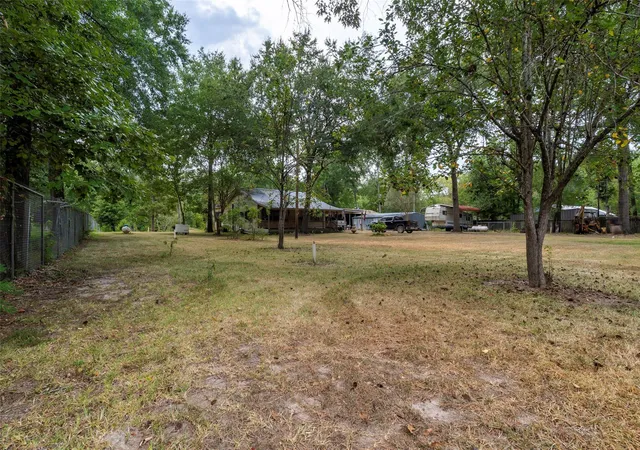 Photo 3 of Single family home for sale at 846 Bentwood Bnd, Livingston, TX 77351 | MLS# 60981337 | Listing updated on 2026-09-04