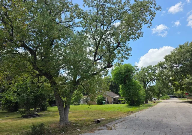 Photo 4 of Land for sale at 6825 Beachwood St, Houston, TX 77021 | MLS# 77301054 | Listing updated on 2026-09-13