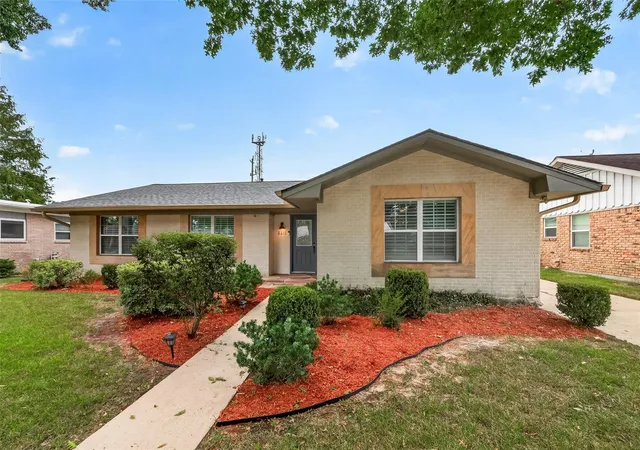 Photo 1 of Single family home for sale at 5511 Lymbar Dr, Houston, TX 77096 | MLS# 89300245 | Listing updated on 2026-09-13