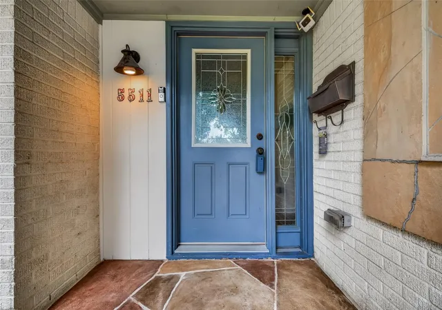 Photo 2 of Single family home for sale at 5511 Lymbar Dr, Houston, TX 77096 | MLS# 89300245 | Listing updated on 2026-09-13