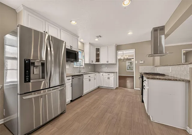 Photo 3 of Single family home for sale at 5511 Lymbar Dr, Houston, TX 77096 | MLS# 89300245 | Listing updated on 2026-09-13