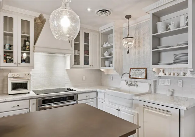Photo 2 of Condo for sale at 2929 Buffalo Speedway #A909, Houston, TX 77098 | MLS# 34234400 | Listing updated on 2026-09-23