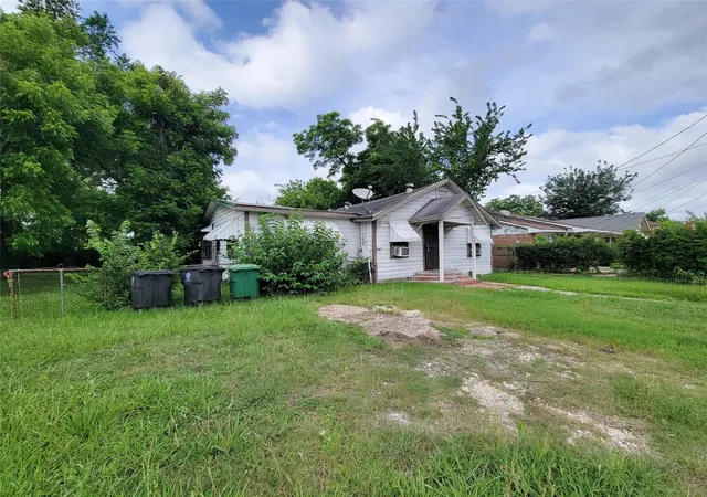 Photo 2 of Single family home for sale at 4403 New Orleans, Houston, TX 77020 | MLS# 30140793 | Listing updated on 2026-09-13