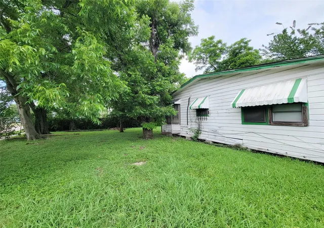 Photo 3 of Single family home for sale at 4403 New Orleans, Houston, TX 77020 | MLS# 30140793 | Listing updated on 2026-09-13