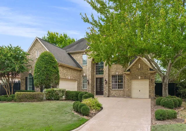 Photo 3 of Sale Pending at 11431 Legend Manor Dr, Houston, TX 77082 | MLS# 64205819 | Listing updated on 2026-09-14