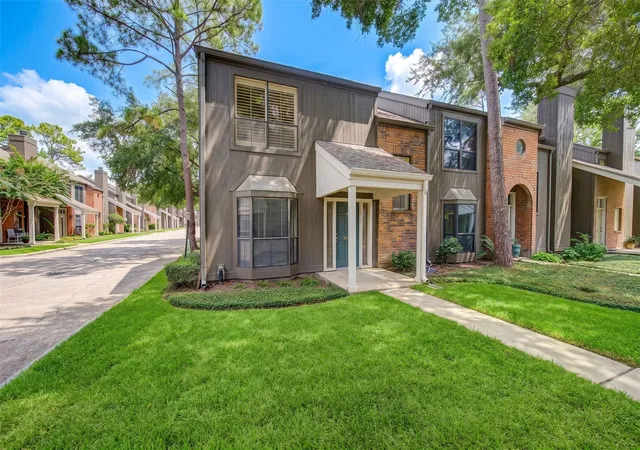 Condo for sale at 701 Bering Dr #201, Houston, TX 77057 | MLS# 82477745 | Listing updated on 2026-10-07