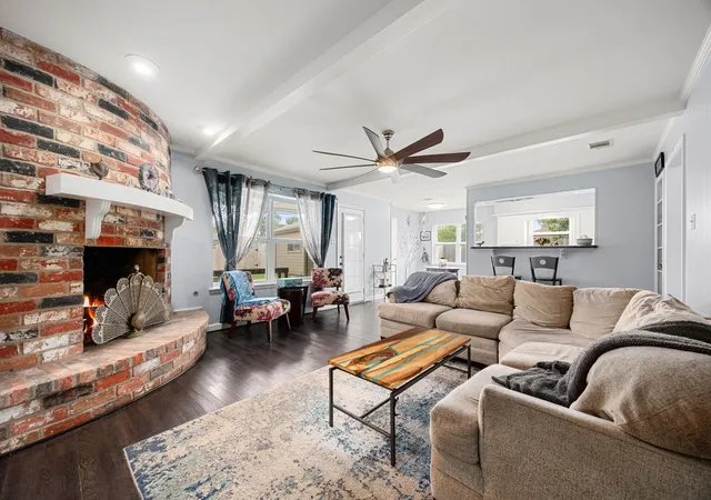 Photo 2 of Single family home for sale at 2507 Kevin Ln, Houston, TX 77043 | MLS# 24362355 | Listing updated on 2026-09-13