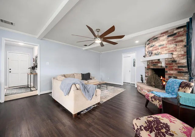 Photo 3 of Single family home for sale at 2507 Kevin Ln, Houston, TX 77043 | MLS# 24362355 | Listing updated on 2026-09-13