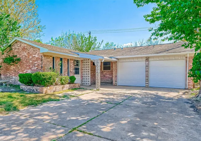 Photo 1 of Single family home for sale at 5838 Reed Rd, Houston, TX 77033 | MLS# 96039594 | Listing updated on 2026-09-05