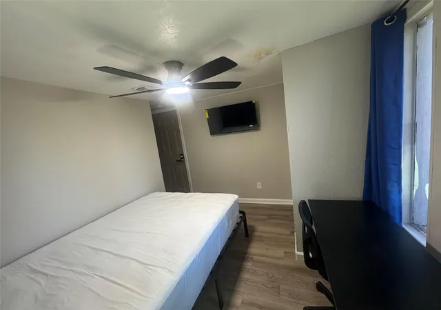 Photo 4 of Single family home for sale at 5838 Reed Rd, Houston, TX 77033 | MLS# 96039594 | Listing updated on 2026-09-05