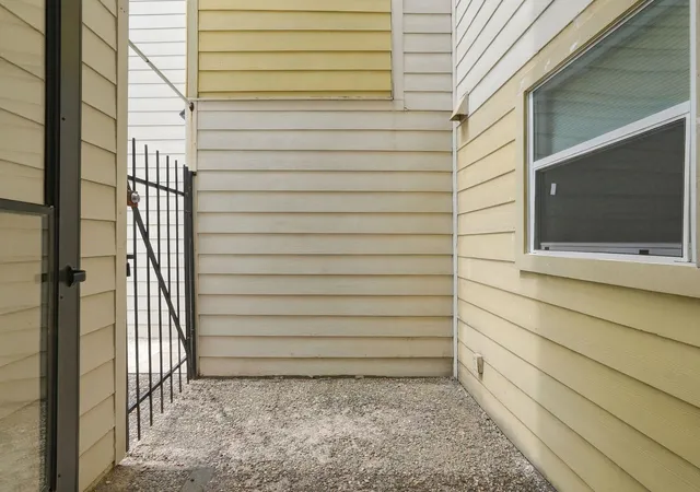 Photo 3 of Townhouse for sale at 7391 Antoine Dr, Houston, TX 77088 | MLS# 43718690 | Listing updated on 2026-09-21